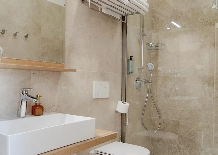 ゲストハウス Tursic 3*